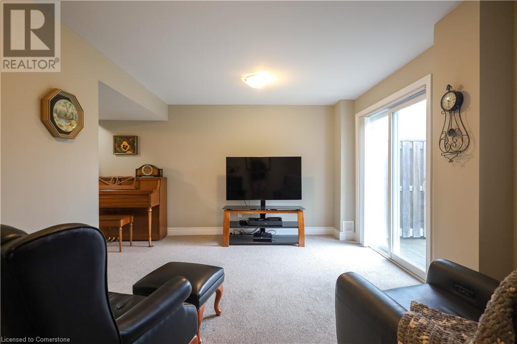 686 Wendy Culbert Crescent Unit# 5, Newmarket, Ontario  L3X 0A4 - Photo 39 - 40735951