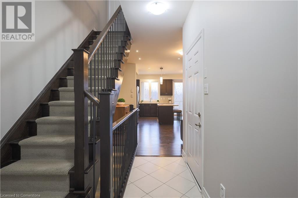 686 Wendy Culbert Crescent Unit# 5, Newmarket, Ontario  L3X 0A4 - Photo 4 - 40735951