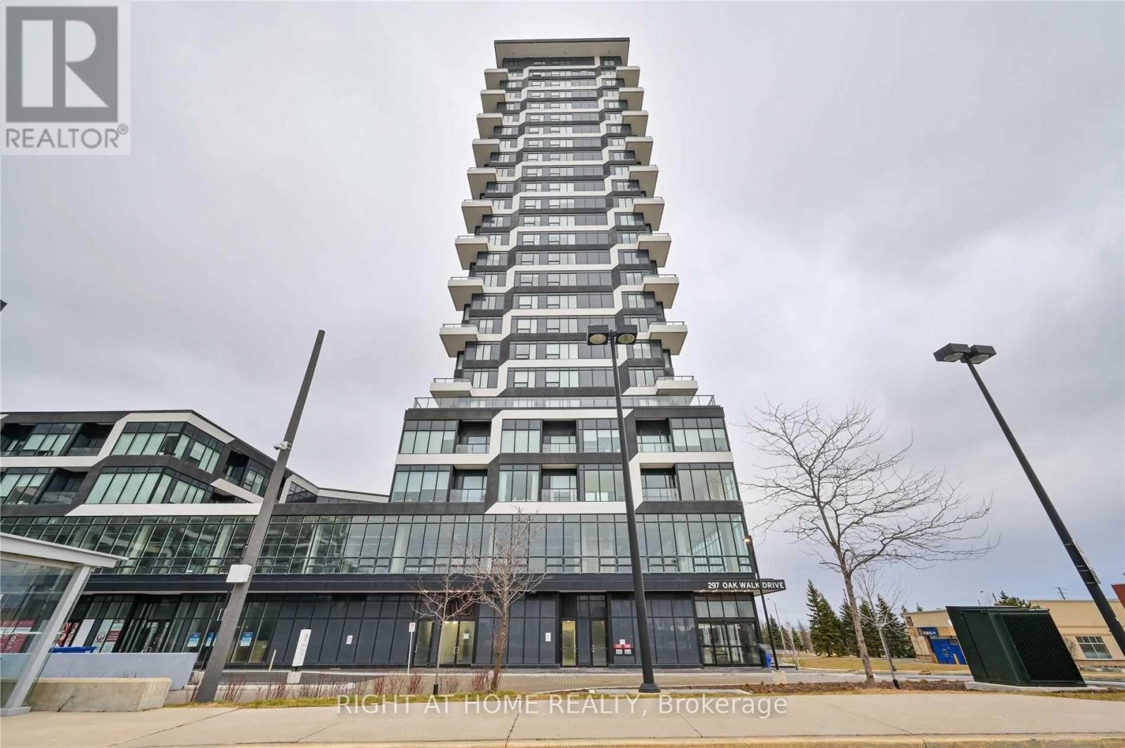 307 - 297 Oak Walk Drive, Oakville, Ontario  L6H 3R6 - Photo 4 - W12149271