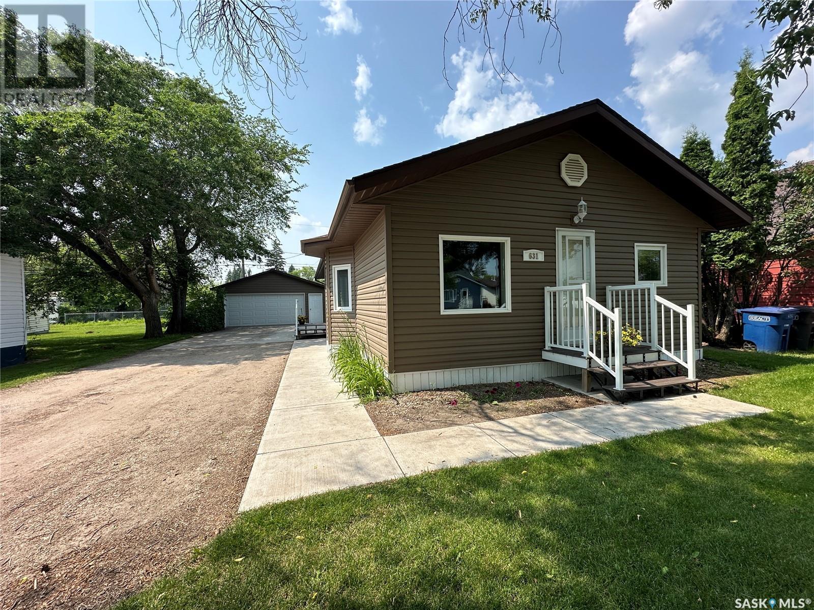 631 13th Street, Humboldt, Saskatchewan  S0K 2A0 - Photo 1 - SK999528