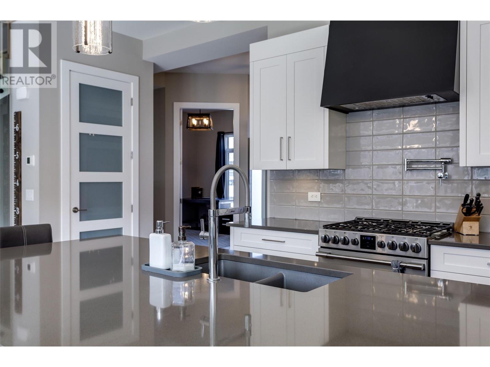465 Swan Drive, Kelowna, British Columbia  V1W 5L9 - Photo 12 - 10339022