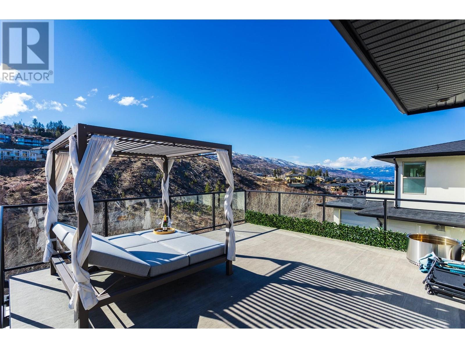 Property at 465 Swan Drive image 4