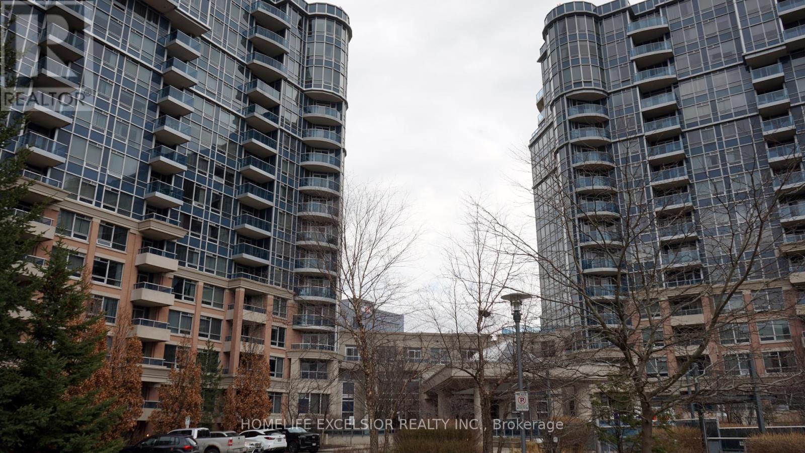 923 - 33 COX BOULEVARD, Markham, Ontario