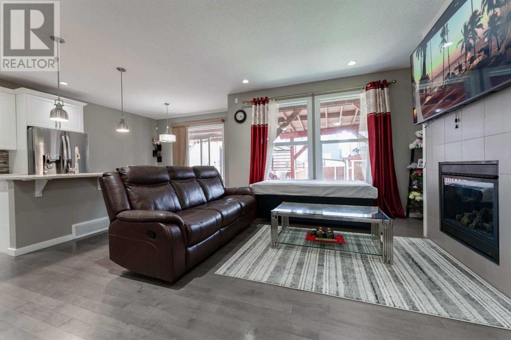 17 Copperpond Parade Se, Calgary, Alberta  T2Z 5A8 - Photo 4 - A2220415