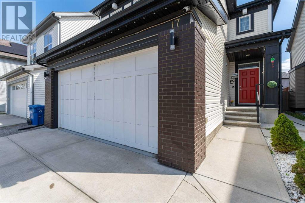 17 Copperpond Parade Se, Calgary, Alberta  T2Z 5A8 - Photo 2 - A2220415