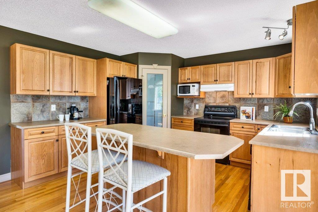 Property at 12 Keillor DR image 3