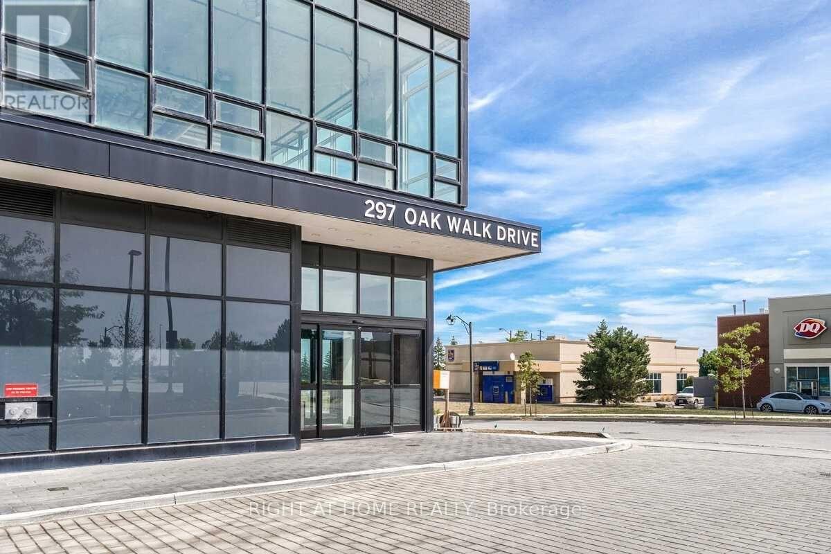 307 - 297 Oak Walk Drive, Oakville, Ontario  L6H 3R6 - Photo 2 - W12149271