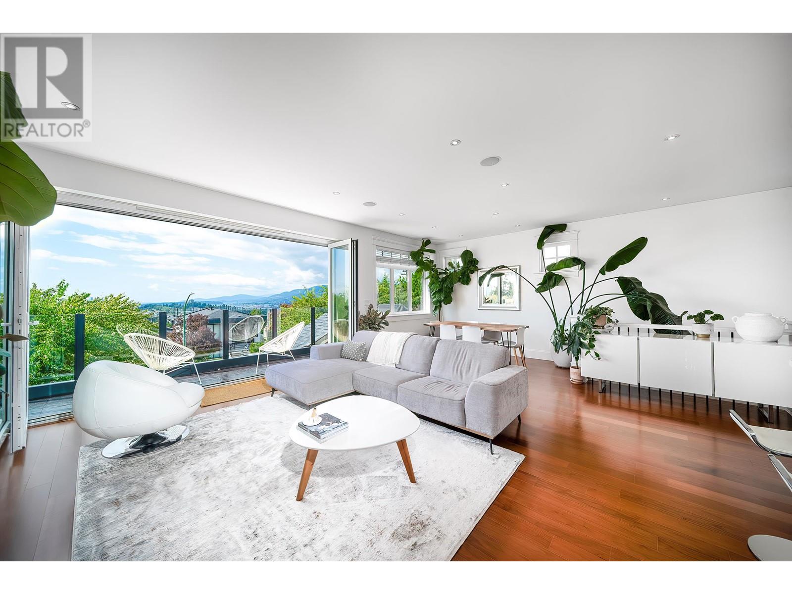 Property at 18 HYTHE AVENUE image 1