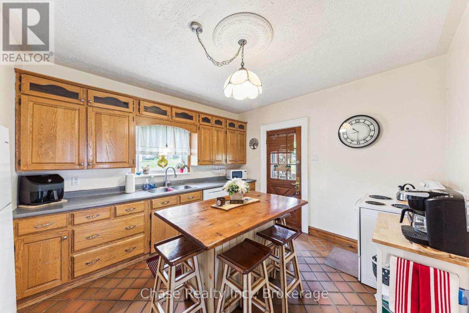 746 Sixth Avenue, Tay, Ontario  L0K 1R0 - Photo 13 - S12187183