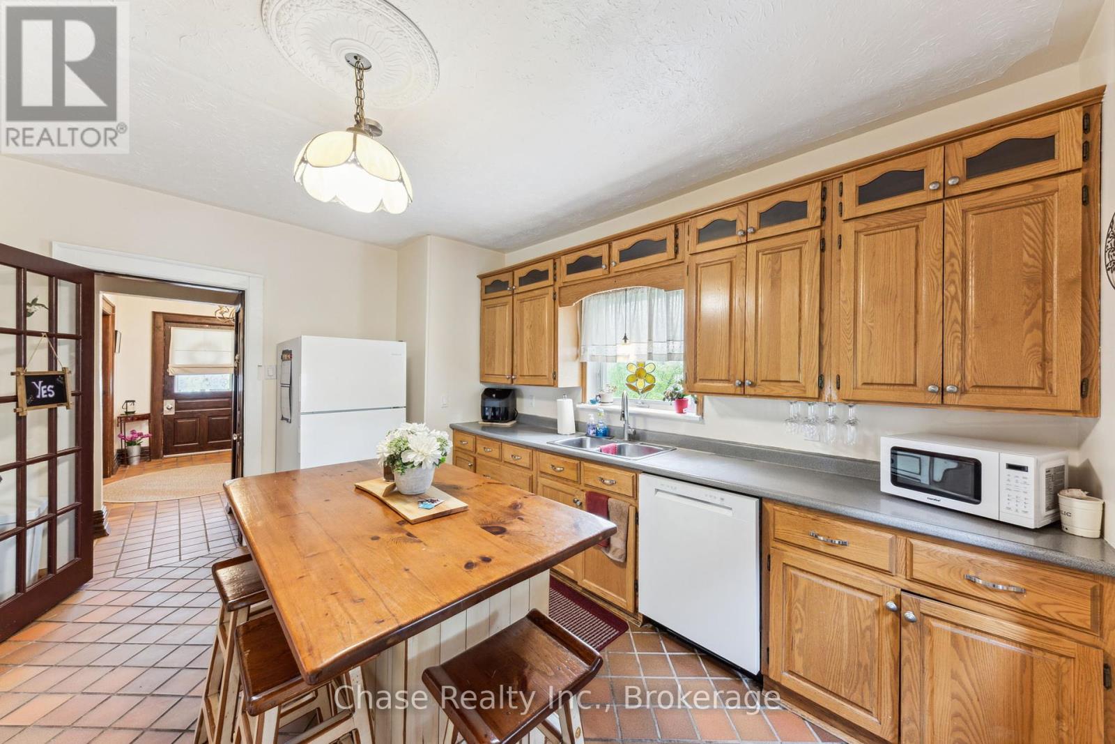 746 Sixth Avenue, Tay, Ontario  L0K 1R0 - Photo 14 - S12187183