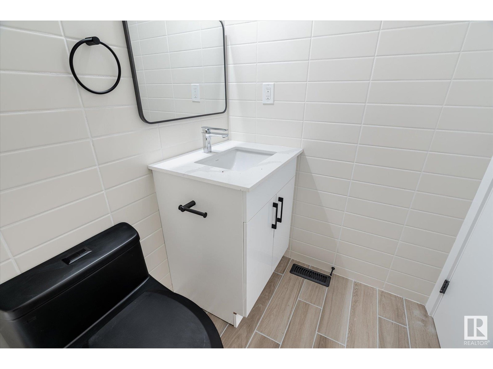 199 Centennial Co Nw, Edmonton, Alberta  T5P 0V4 - Photo 26 - E4439769