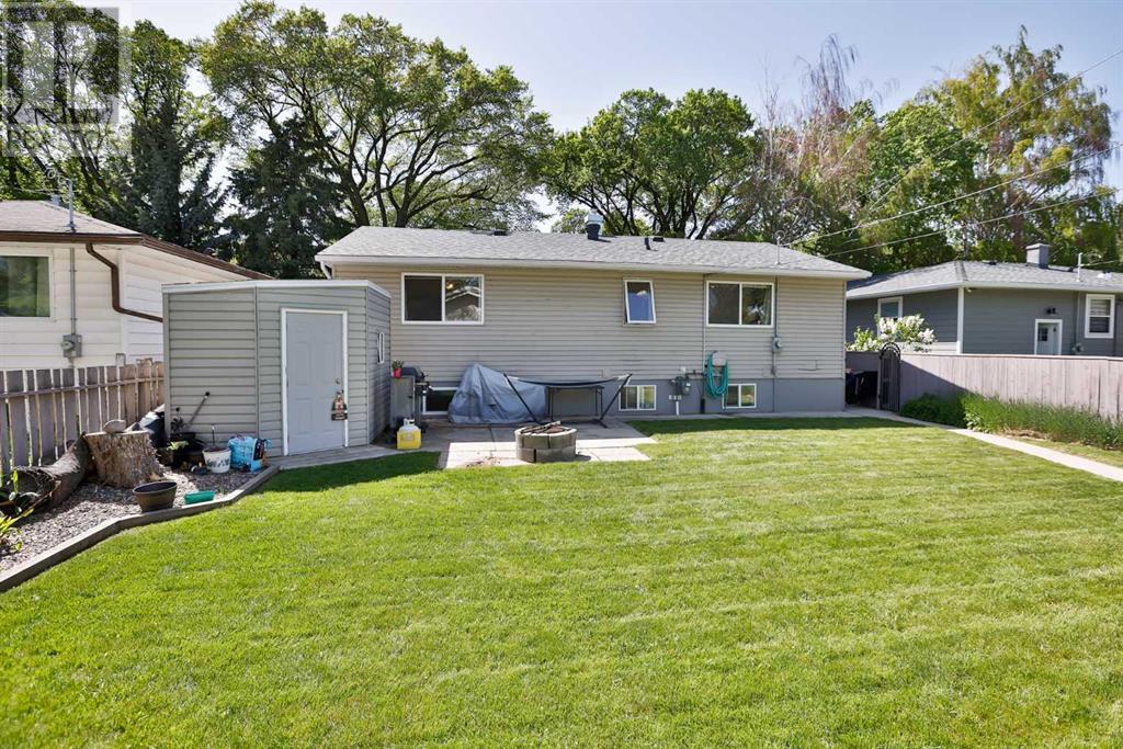 Property at 321 24 Street S image 2