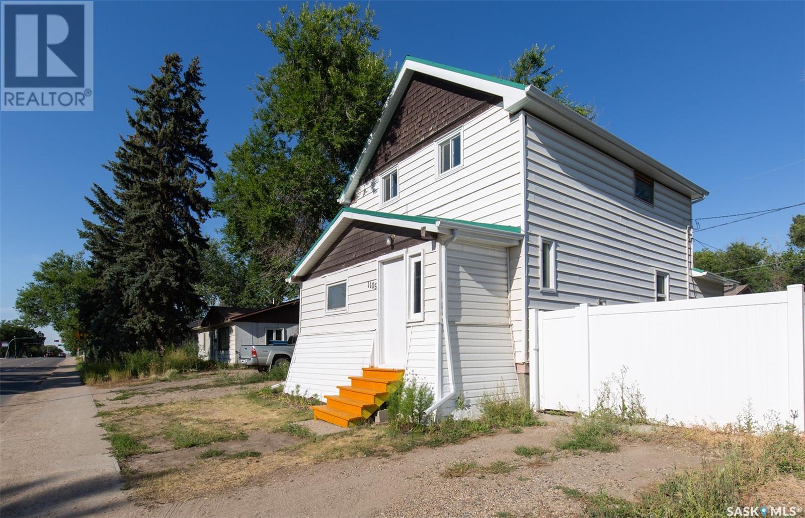 Property at 1109 9th AVENUE NW image 1