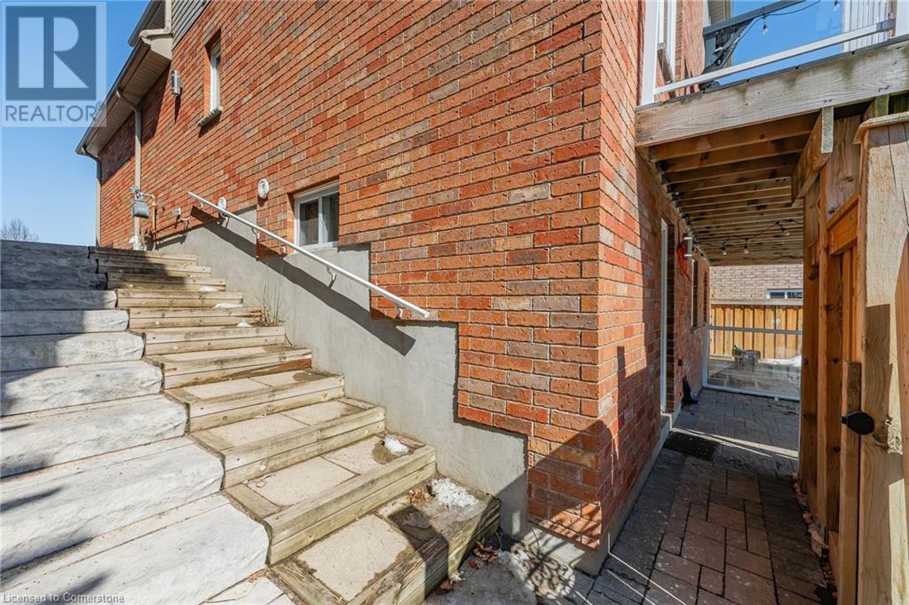 561 Thomas Slee Drive, Kitchener, Ontario  N2P 2Y7 - Photo 32 - 40705979
