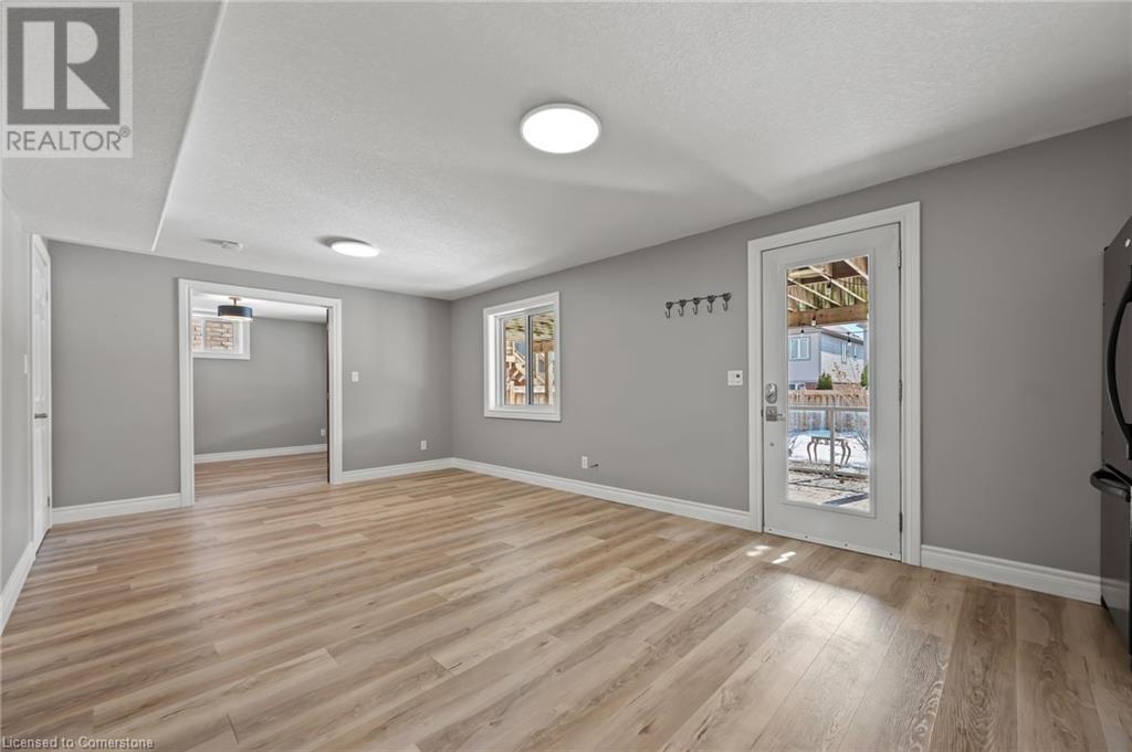 561 Thomas Slee Drive, Kitchener, Ontario  N2P 2Y7 - Photo 23 - 40706310