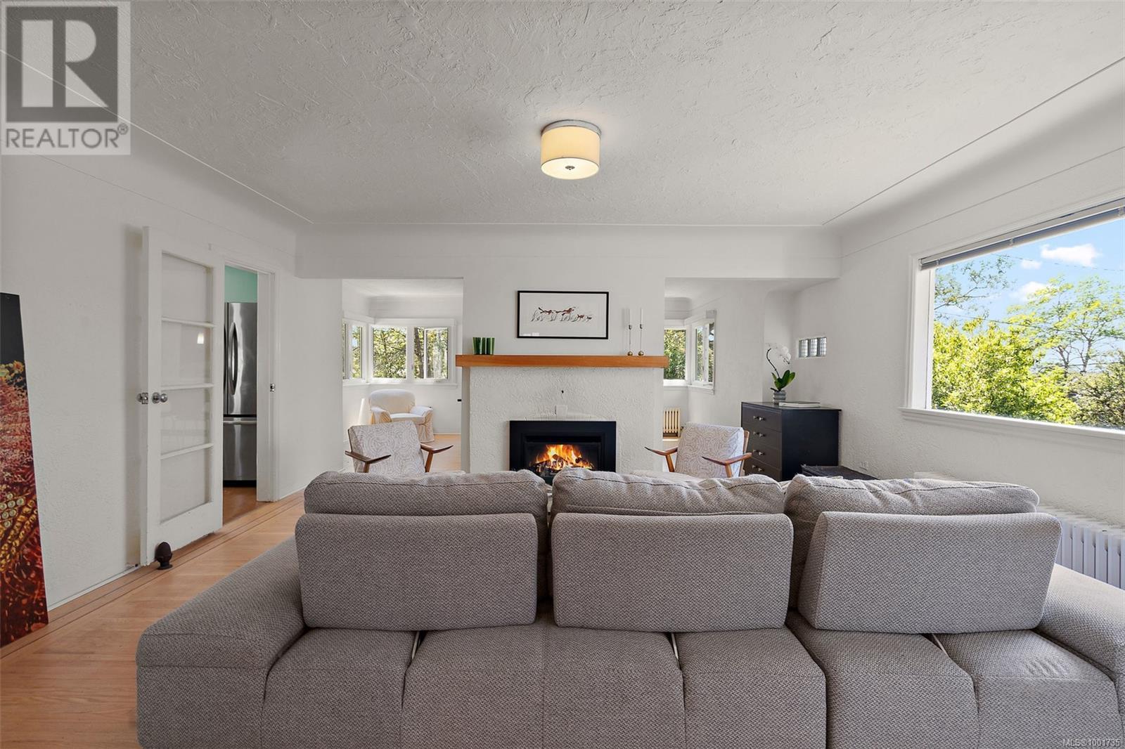 Property at 2831 Blackwood St image 4