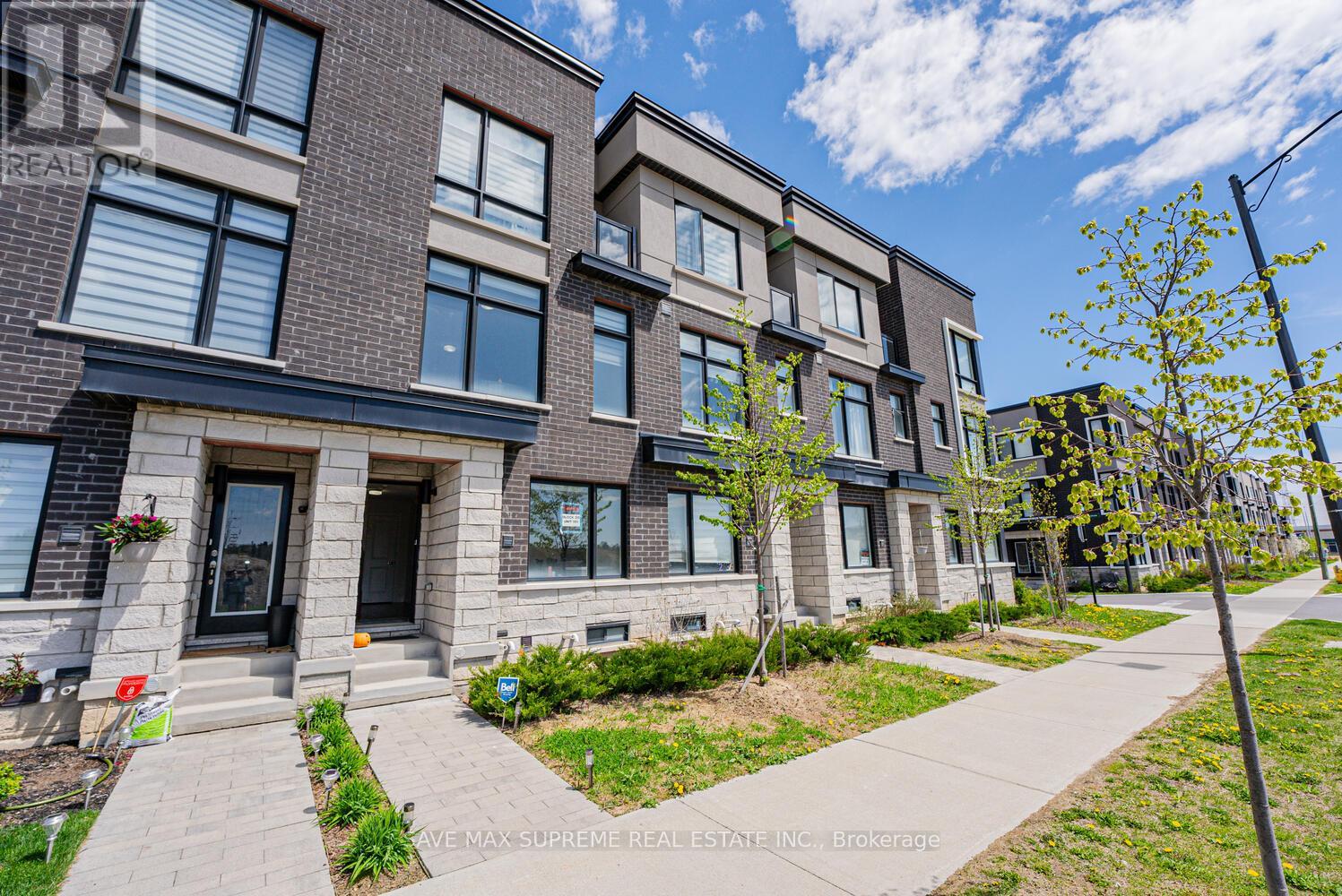 2638 Castlegate Crossing Crossing, Pickering (Duffin Heights), Ontario  L1X 0H8 - Photo 1 - E12187209