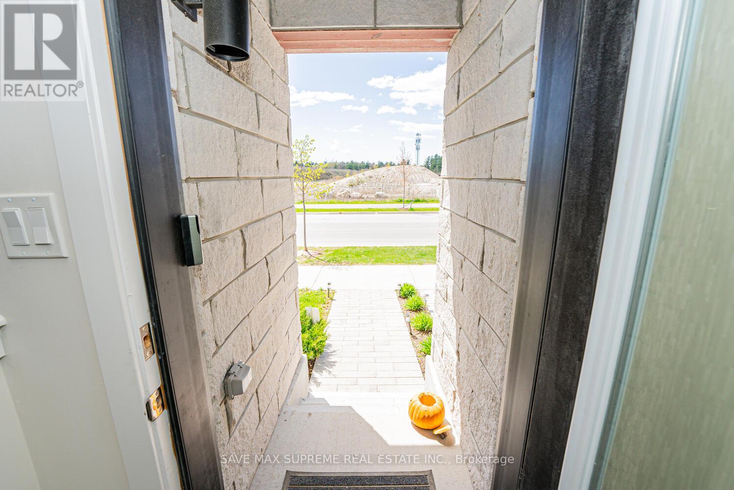 2638 Castlegate Crossing Crossing, Pickering (Duffin Heights), Ontario  L1X 0H8 - Photo 12 - E12187209