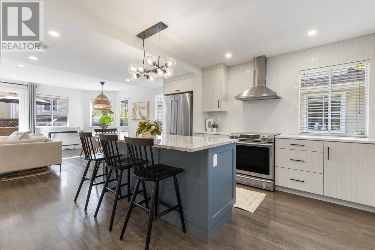 5 249 E 4th Street, North Vancouver, British Columbia  V7L 1J1 - Photo 1 - R3008425