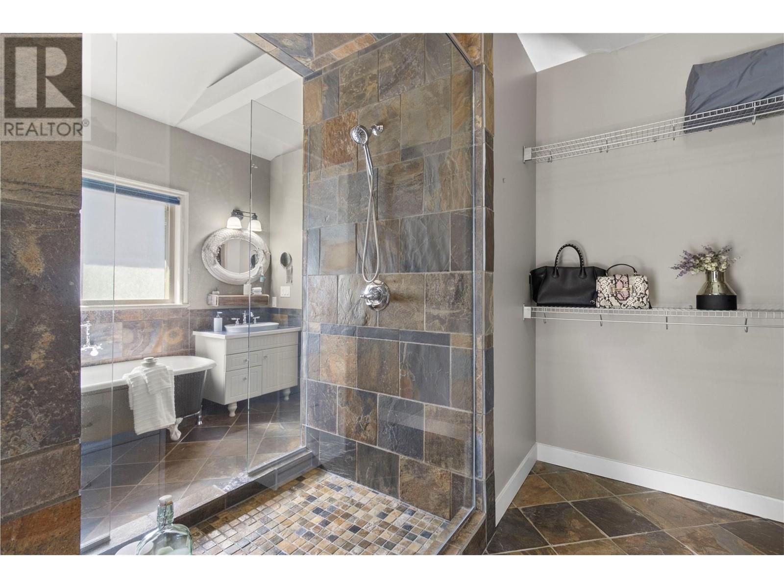 Property at 3240 Roncastle Road image 4