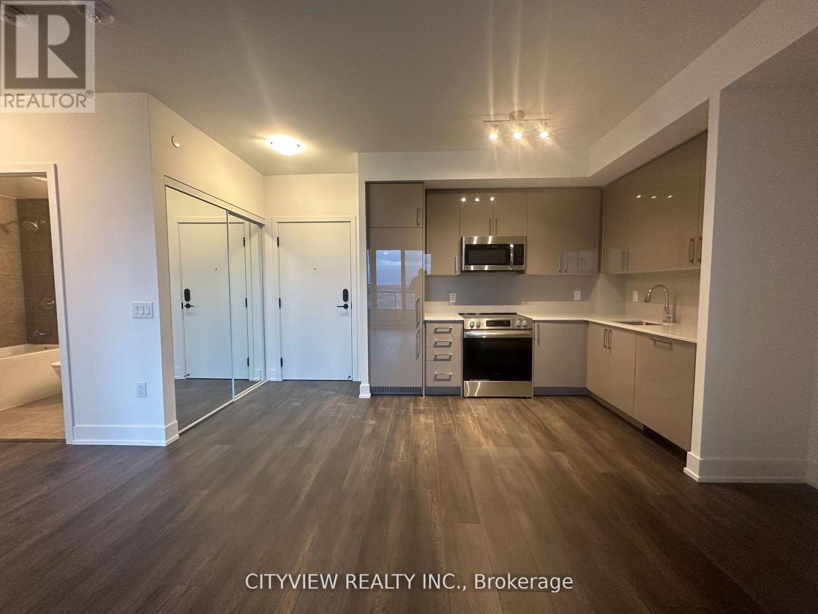 709 - 2450 Old Bronte Road, Oakville, Ontario  L9M 4J2 - Photo 4 - W12187229