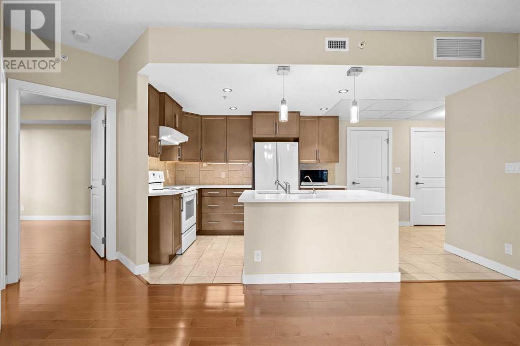 Property at 110, 24 Varsity Estates Circle NW image 3