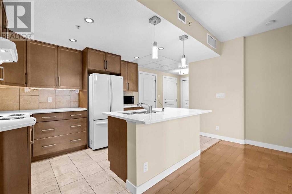 Property at 110, 24 Varsity Estates Circle NW image 4