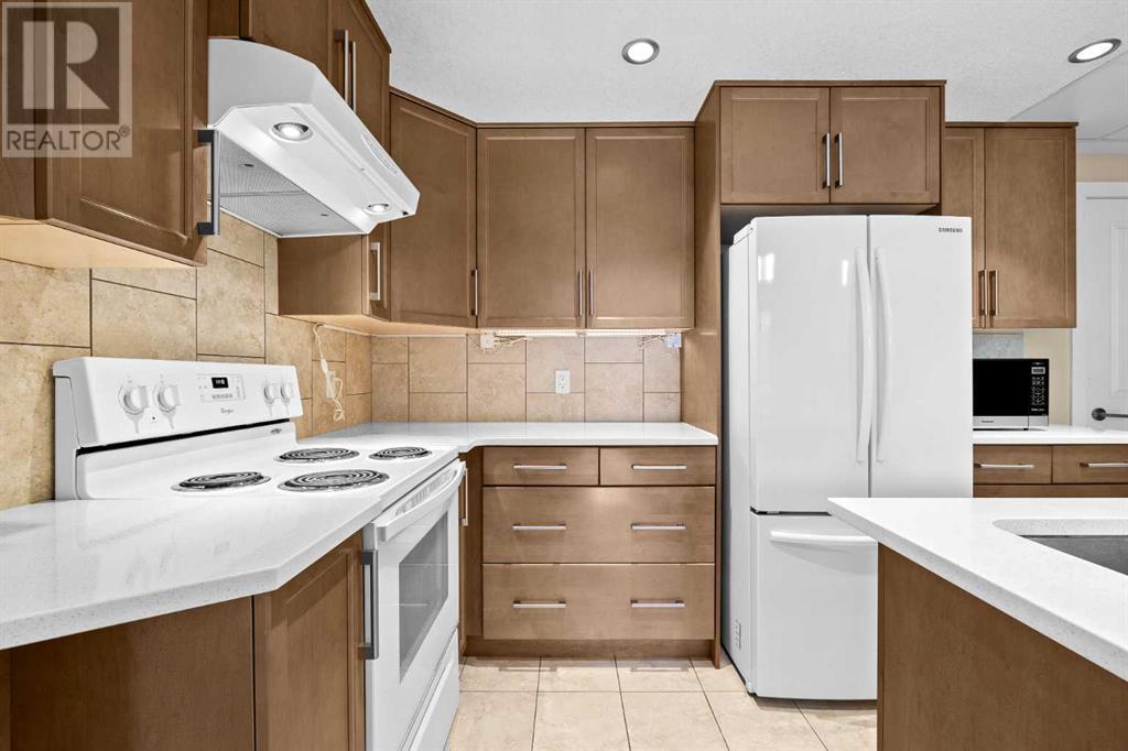 Property at 110, 24 Varsity Estates Circle NW image 5