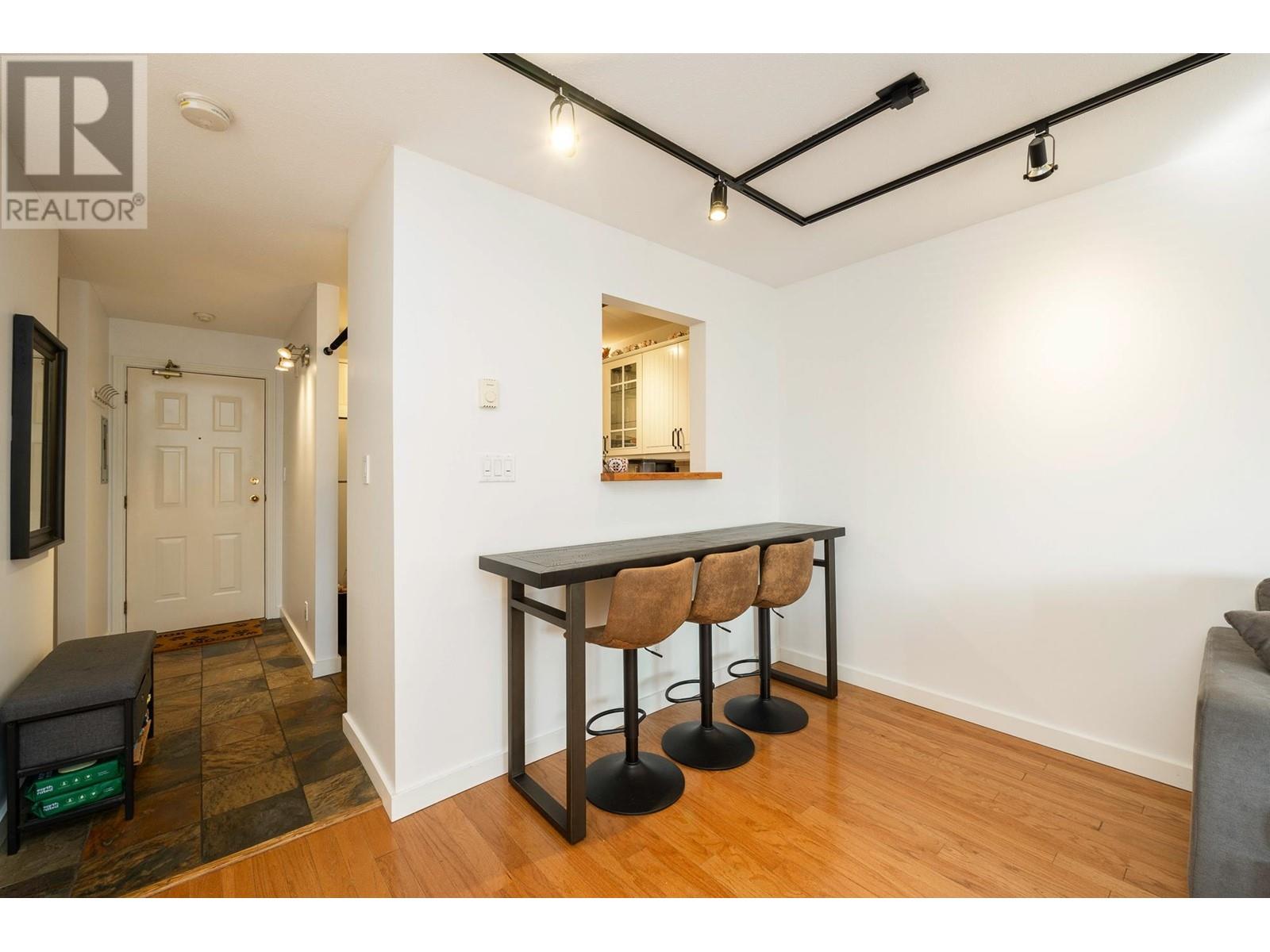 105 175 W 4th Street, North Vancouver, British Columbia  V7M 1H6 - Photo 2 - R3006530