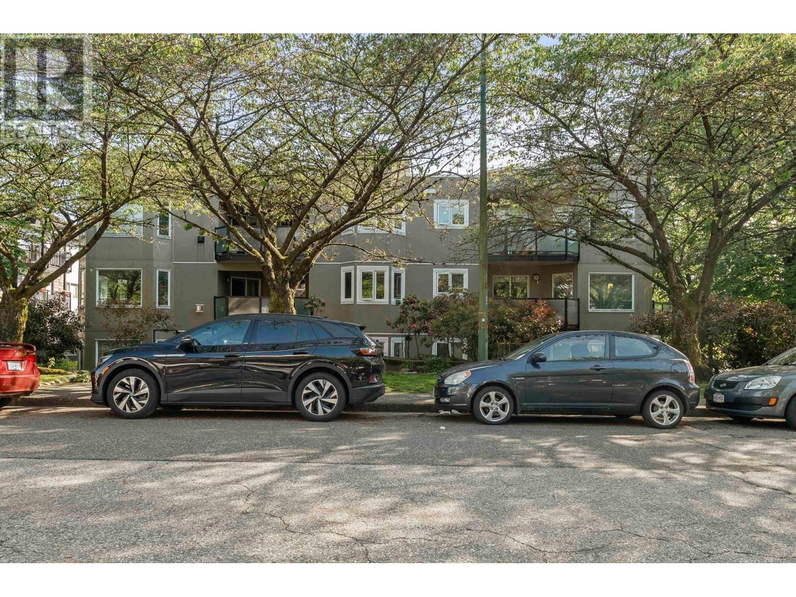 105 175 W 4TH STREET, North Vancouver, British Columbia
