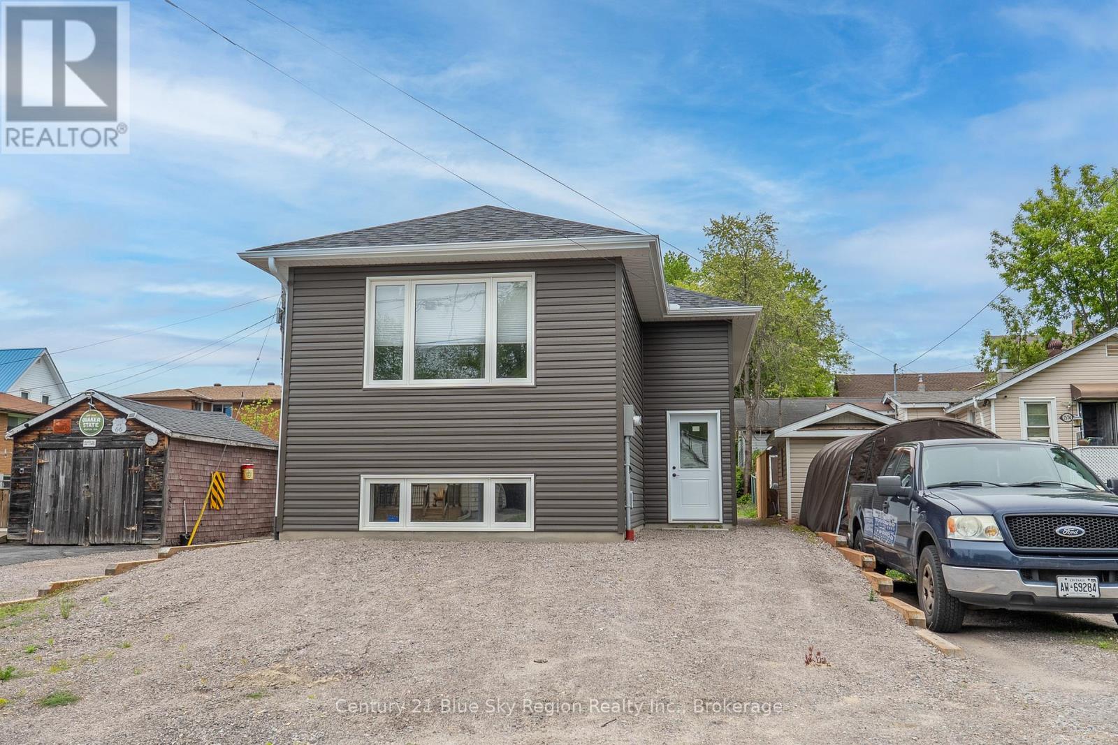 1556 FRASER STREET, North Bay, Ontario