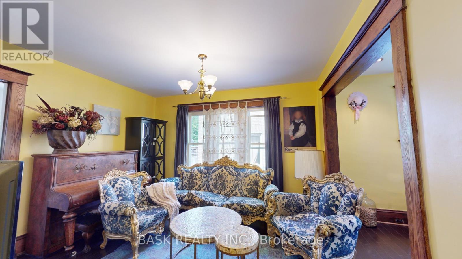 42 Shanley Street, Kitchener, Ontario  N2H 5N9 - Photo 6 - X12187237