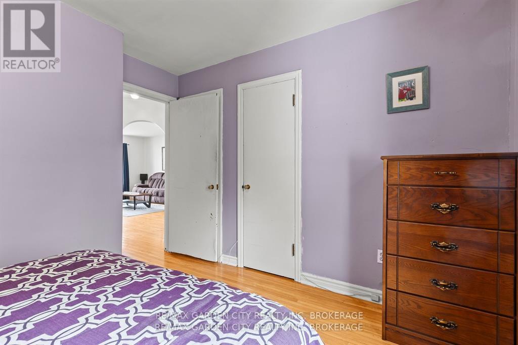 5209 Ontario Avenue, Niagara Falls (Downtown), Ontario  L2E 3R7 - Photo 10 - X12184268