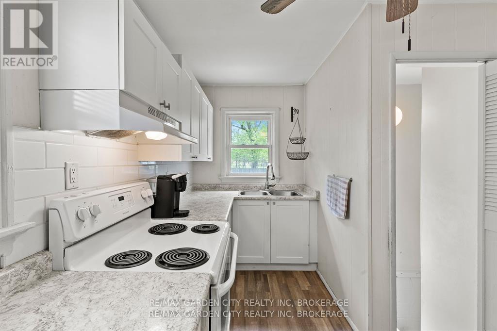 5209 Ontario Avenue, Niagara Falls (Downtown), Ontario  L2E 3R7 - Photo 15 - X12184268