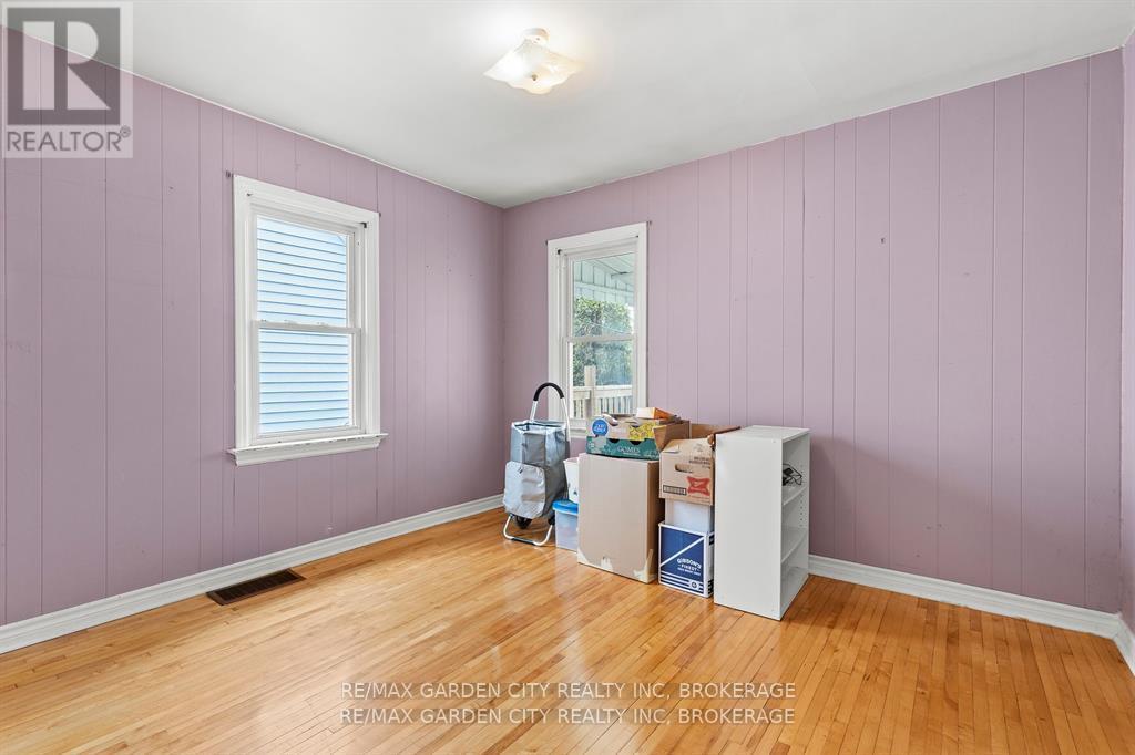 5209 Ontario Avenue, Niagara Falls (Downtown), Ontario  L2E 3R7 - Photo 8 - X12184268