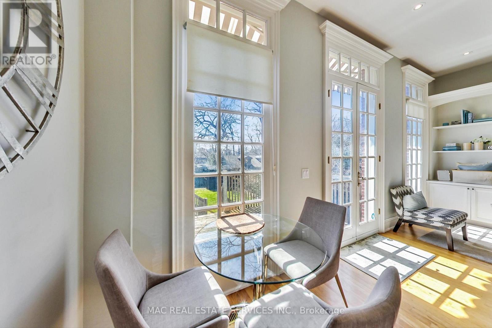 21 Farnham Avenue, Toronto (Yonge-St. Clair), Ontario  M4V 1H6 - Photo 9 - C12187245