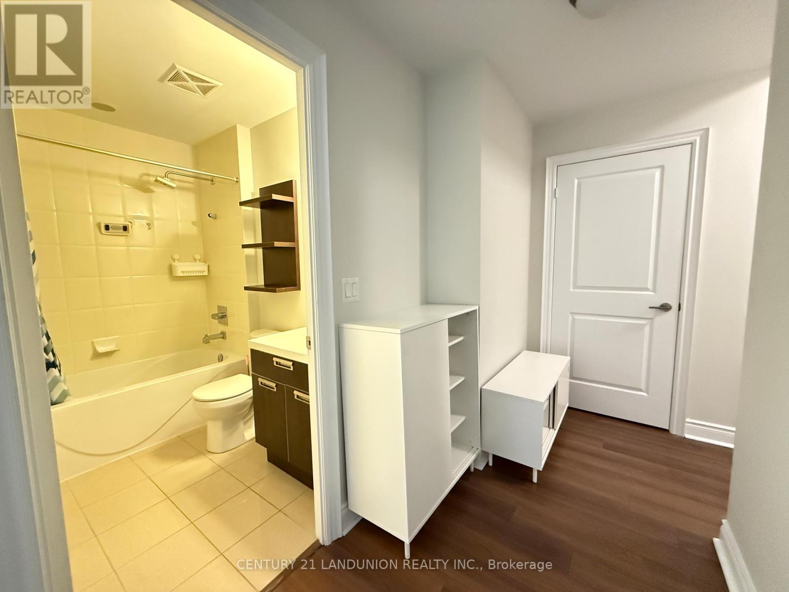 2902 - 28 Ted Rogers Way, Toronto (Church-Yonge Corridor), Ontario  M4Y 2J4 - Photo 17 - C12187258