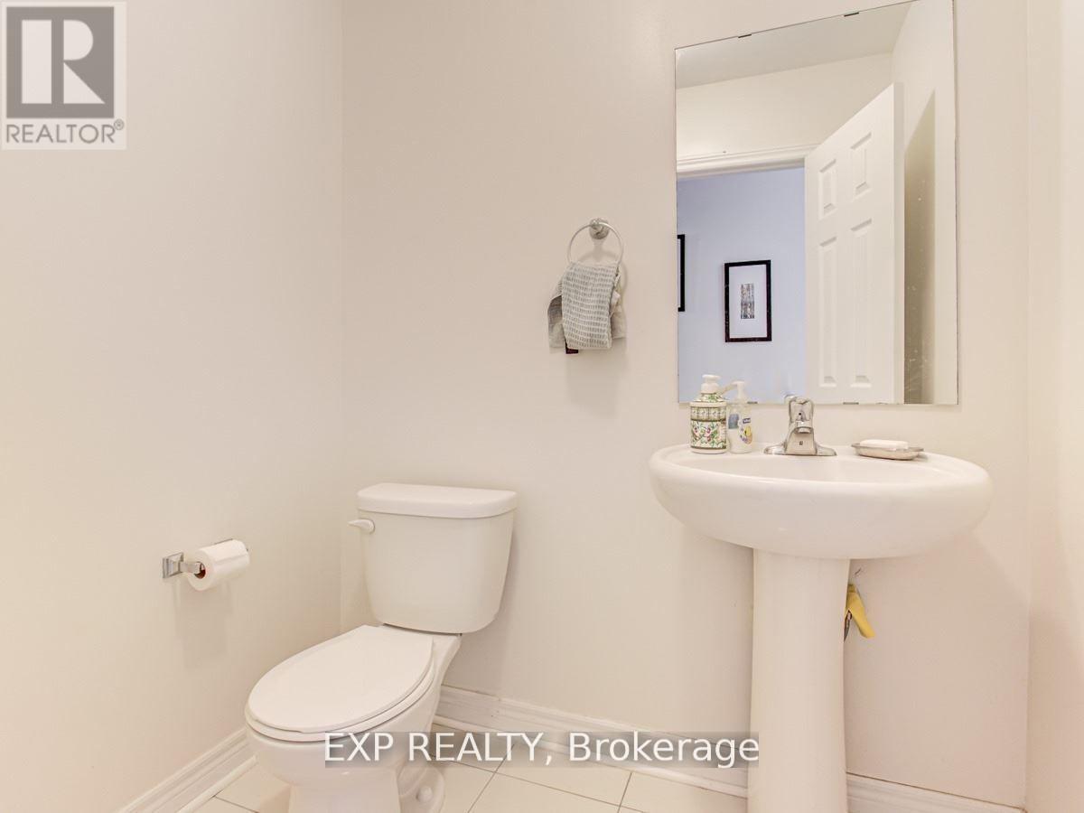 69 Collin Court, Richmond Hill (Jefferson), Ontario  L4E 0X7 - Photo 12 - N12187253