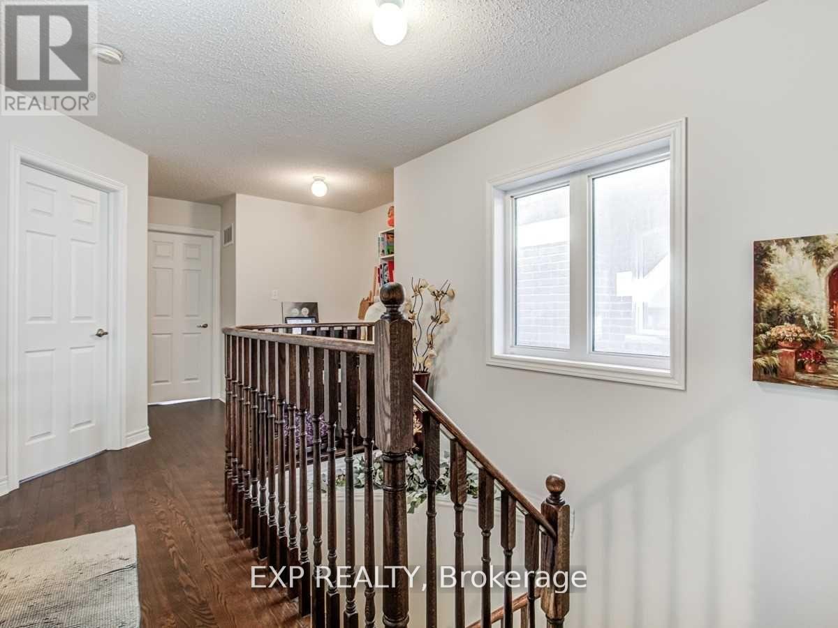 69 Collin Court, Richmond Hill (Jefferson), Ontario  L4E 0X7 - Photo 13 - N12187253