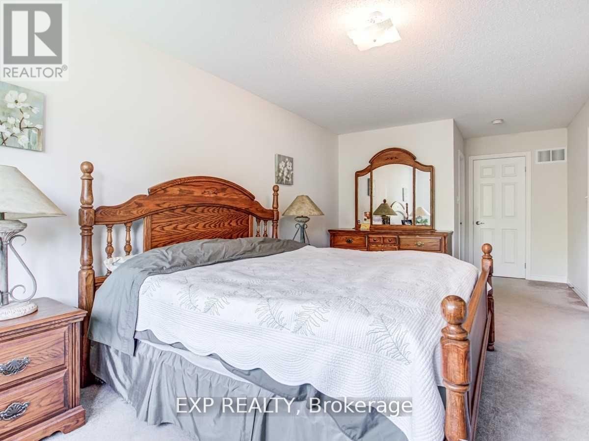 69 Collin Court, Richmond Hill (Jefferson), Ontario  L4E 0X7 - Photo 16 - N12187253