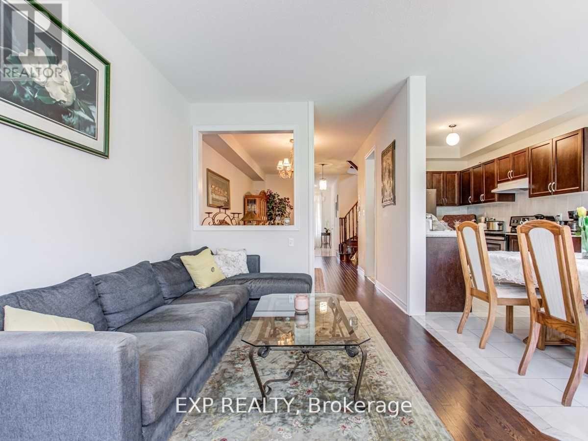 69 Collin Court, Richmond Hill (Jefferson), Ontario  L4E 0X7 - Photo 8 - N12187253