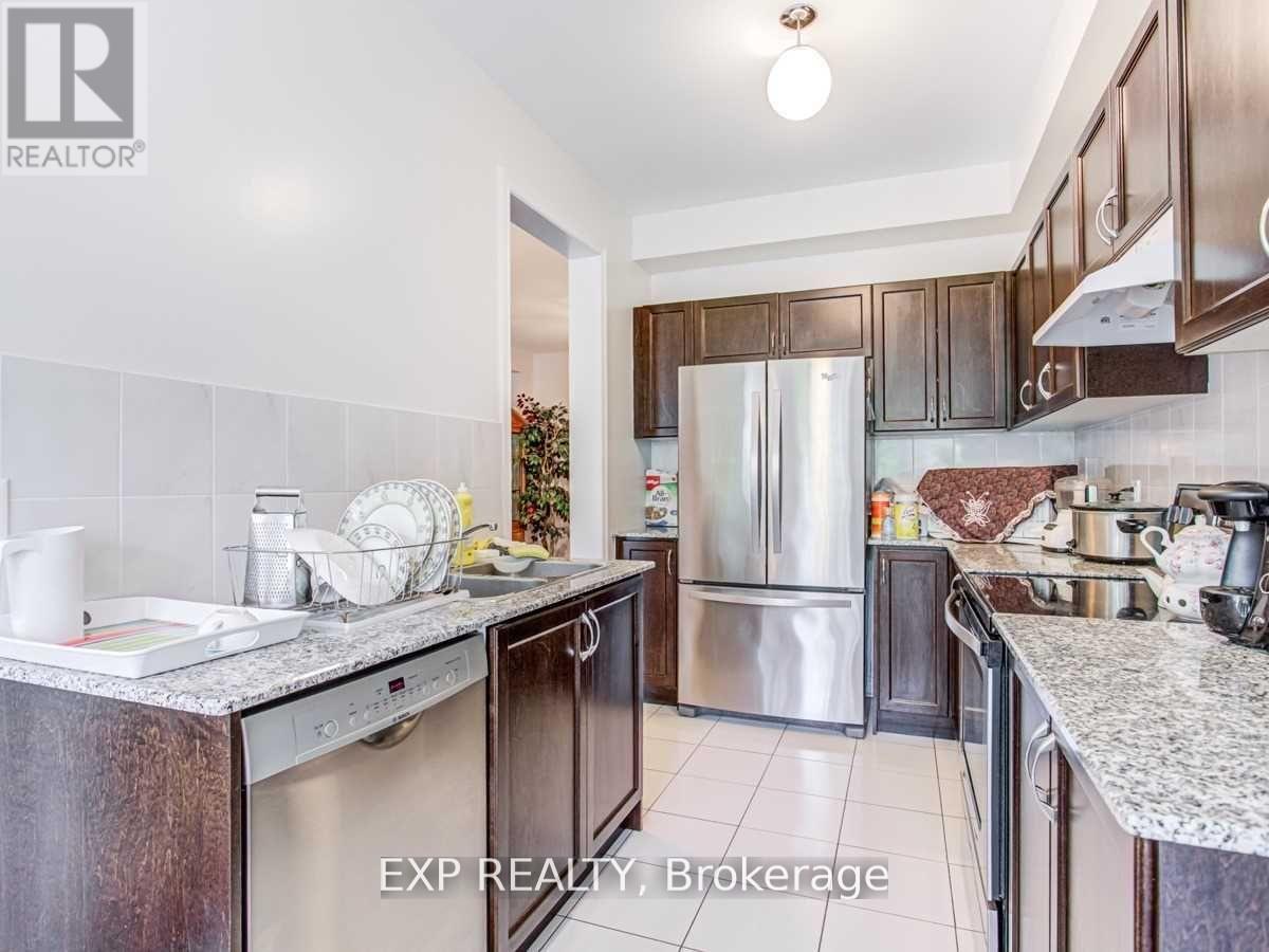 69 Collin Court, Richmond Hill (Jefferson), Ontario  L4E 0X7 - Photo 9 - N12187253