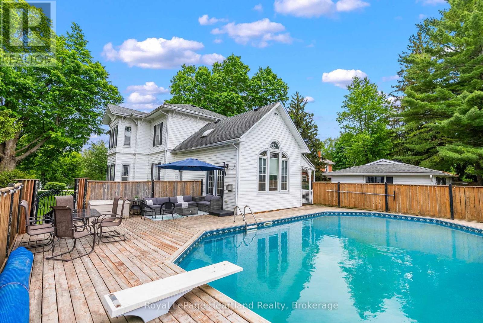 1047 Gibson Street, Howick, Ontario N0G 2X0 - Photo 8 - X12186450