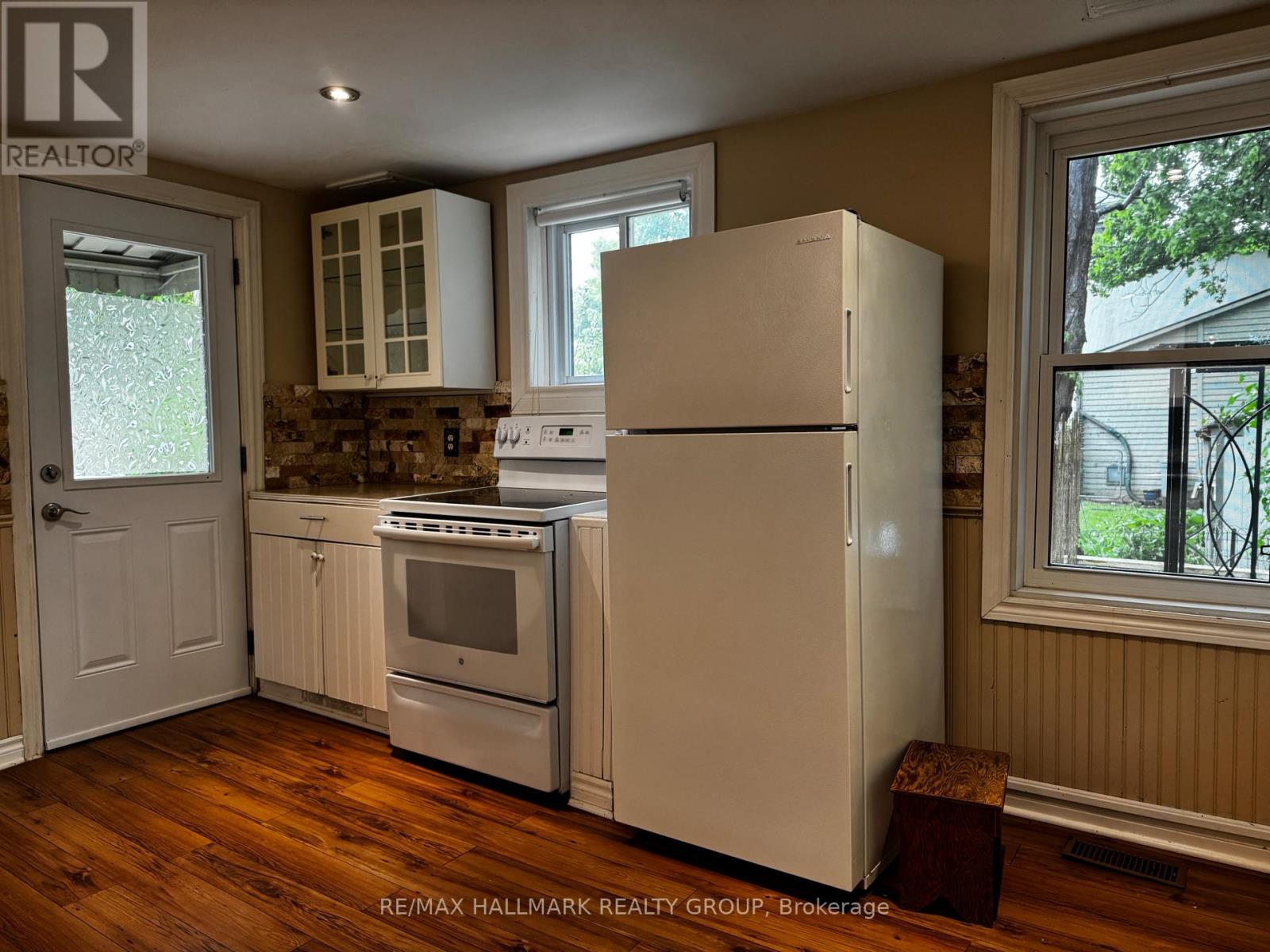 118 Wellington Street, Gananoque, Ontario  K7G 1B7 - Photo 20 - X12164635