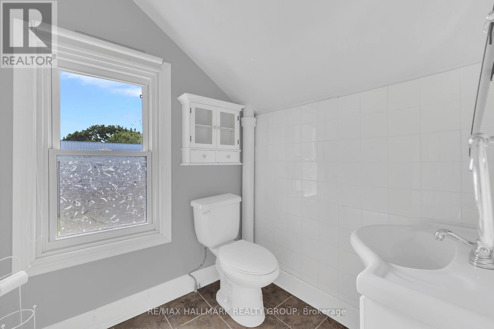 118 Wellington Street, Gananoque, Ontario  K7G 1B7 - Photo 35 - X12164635