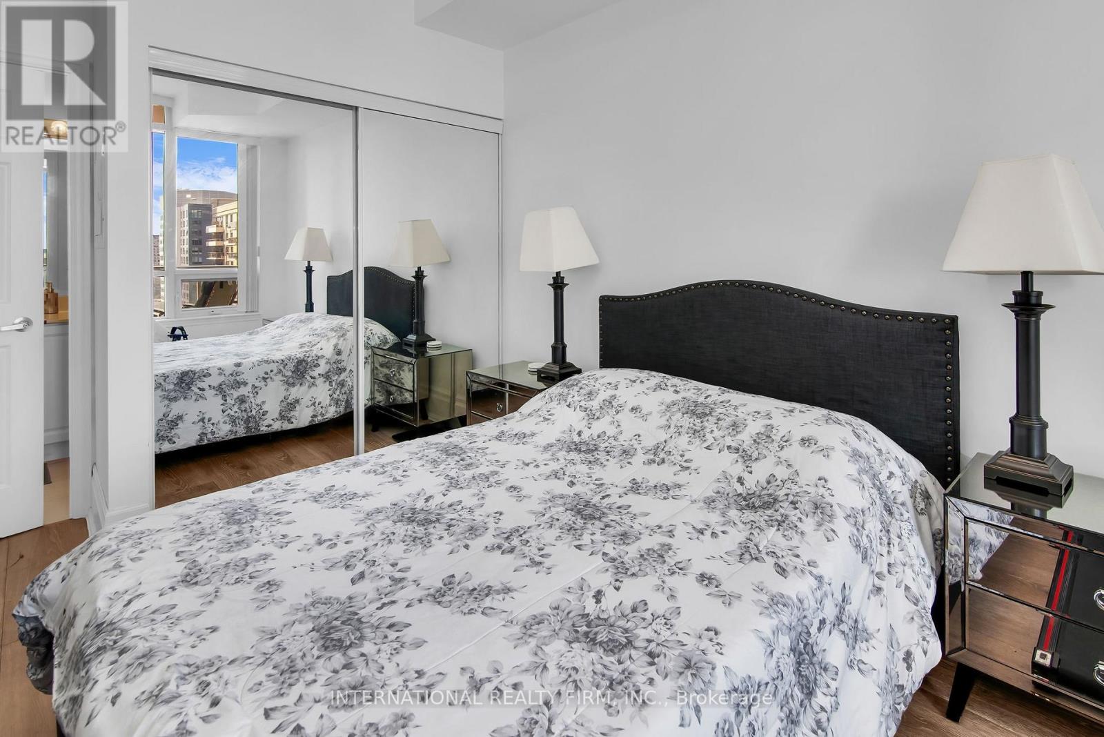 1301 - 388 Prince Of Wales Drive, Mississauga (City Centre), Ontario  L5B 0A1 - Photo 18 - W12187250