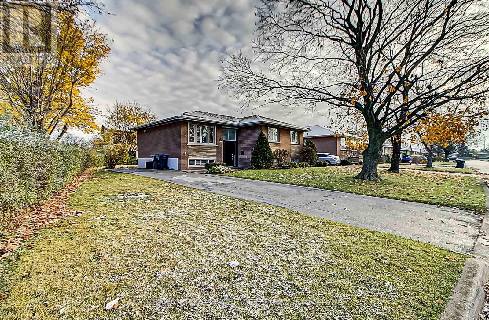4 Ridgetop Avenue, Brampton, Ontario  L6X 1Z7 - Photo 2 - W12187260