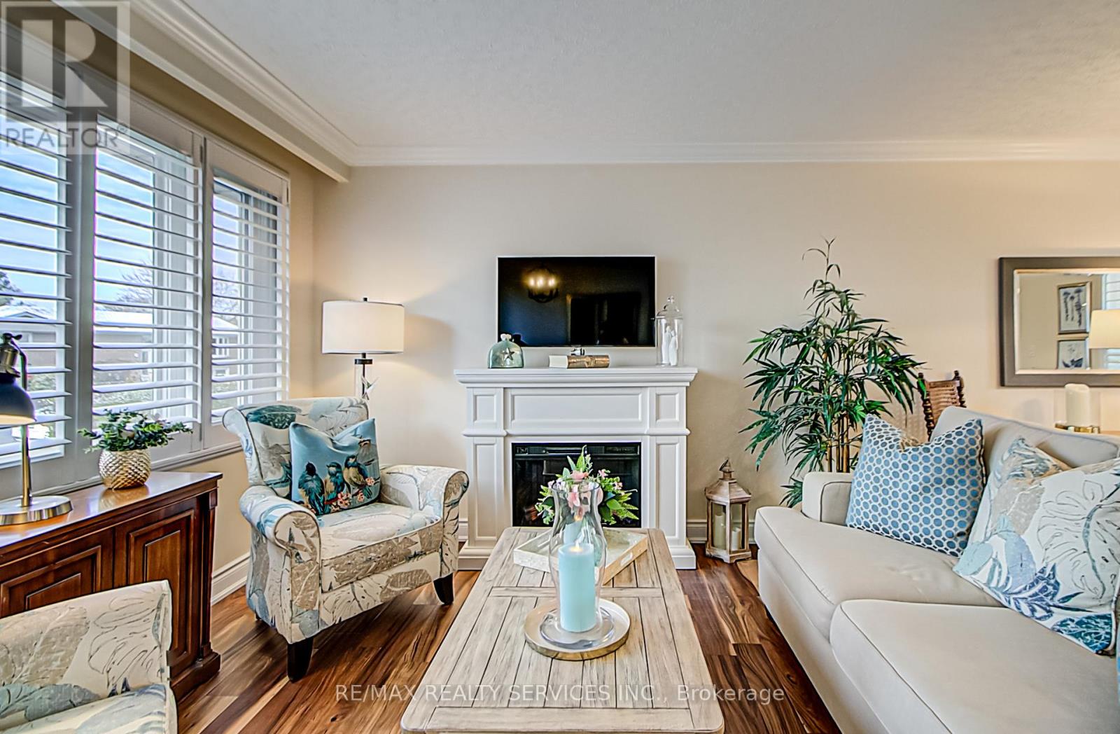 4 Ridgetop Avenue, Brampton (Northwood Park), Ontario  L6X 1Z7 - Photo 8 - W12187260