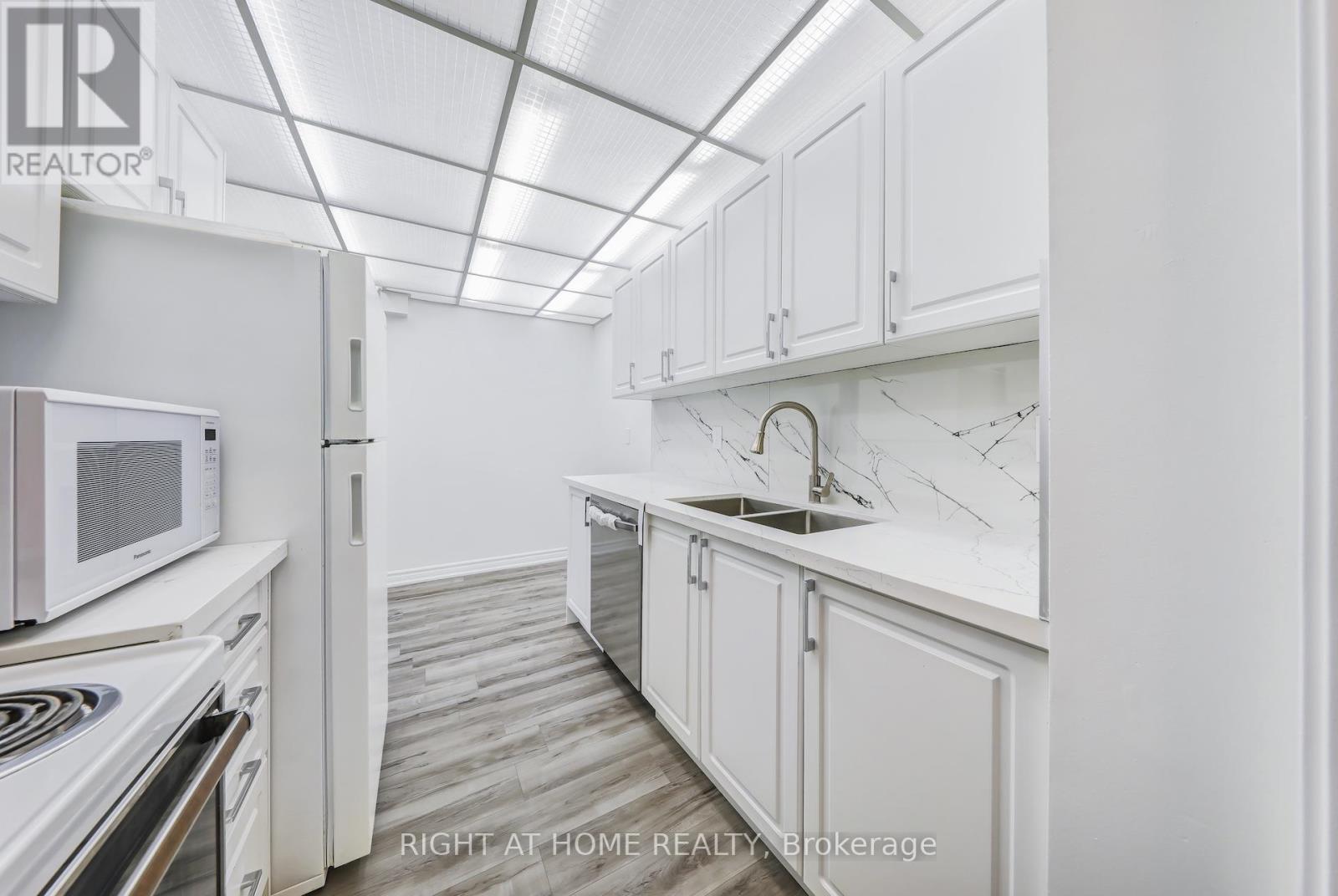 701 - 335 Driftwood Avenue, Toronto (Black Creek), Ontario  M3N 2P3 - Photo 11 - W12187266