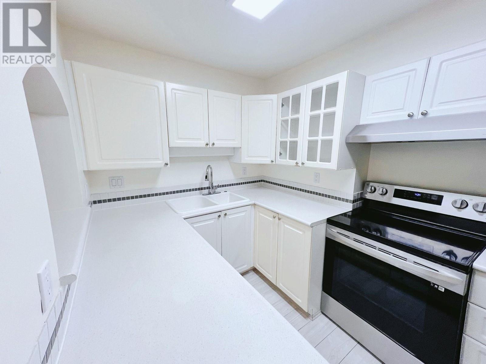 201 3733 Norfolk Street, Burnaby, British Columbia  V5G 4V5 - Photo 4 - R3009165